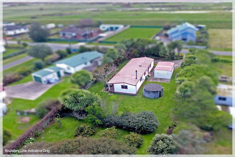 Photo of property in 17 Aru Street, Tangimoana, 4822