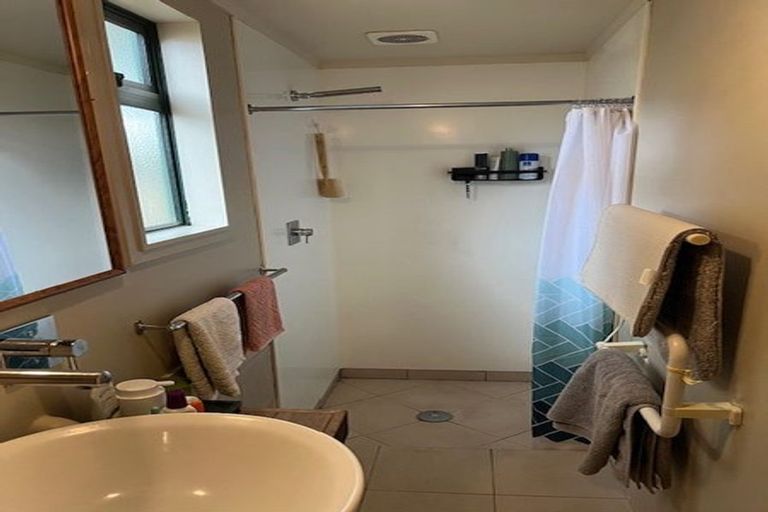 Photo of property in 2/175 East Coast Road, Castor Bay, Auckland, 0620