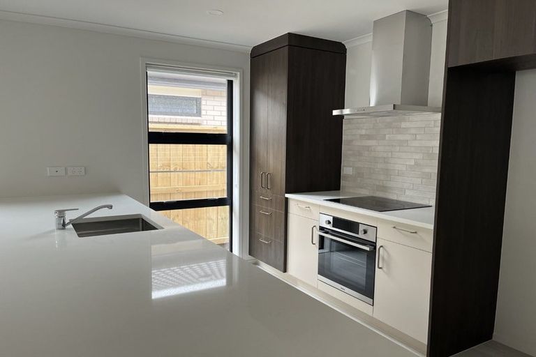 Photo of property in 57 Rorotu Avenue, Karaka, 2113