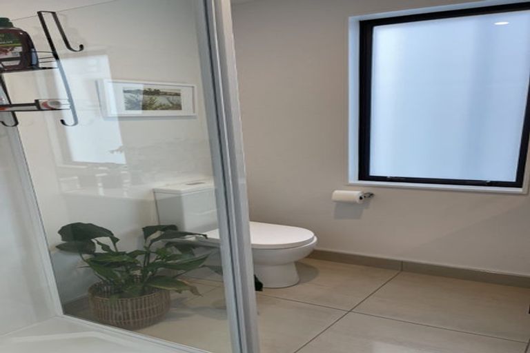 Photo of property in 6 Cook Street, Karori, Wellington, 6012