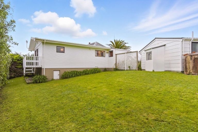 Photo of property in 5 Norna Grove, Waikawa Beach, Manakau, 5573