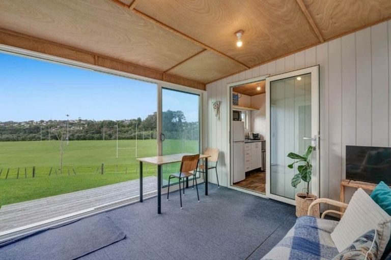 Photo of property in 10 Rimu Road, Stanmore Bay, Whangaparaoa, 0932