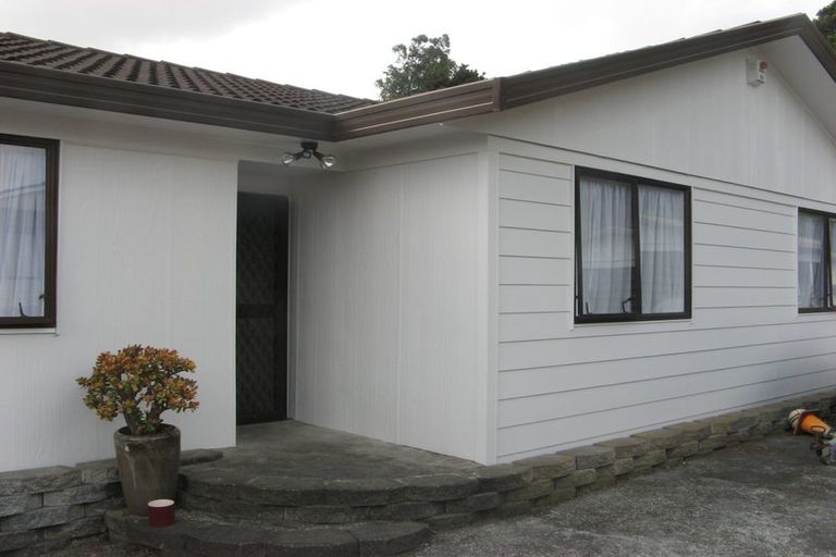 Photo of property in 2/41 Everglade Drive, Goodwood Heights, Auckland, 2105