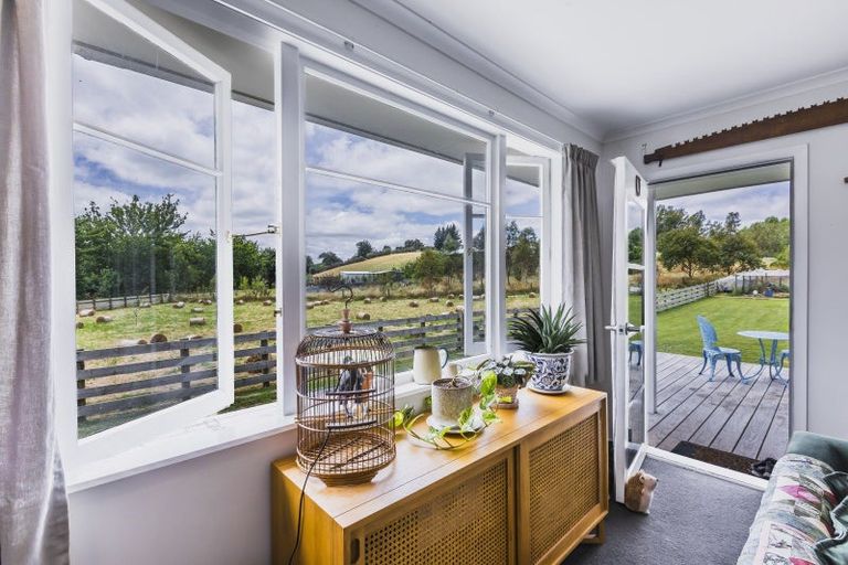 Photo of property in 11 Tiffen Lane, Waipawa, 4210