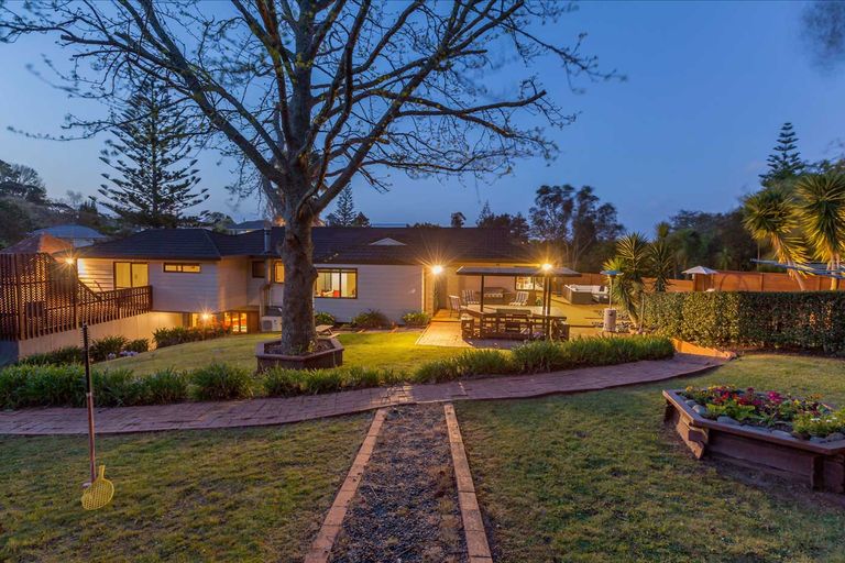 Photo of property in 181b Titirangi Road, Titirangi, Auckland, 0604