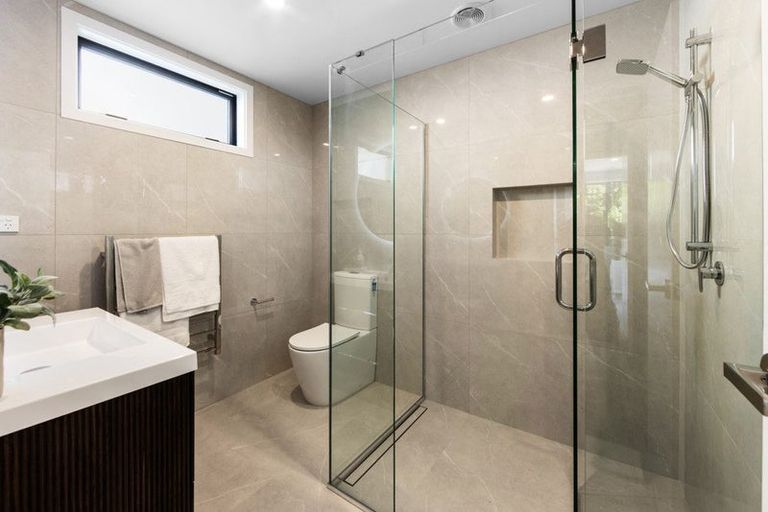 Photo of property in 307a Mount Pleasant Road, Mount Pleasant, Christchurch, 8081