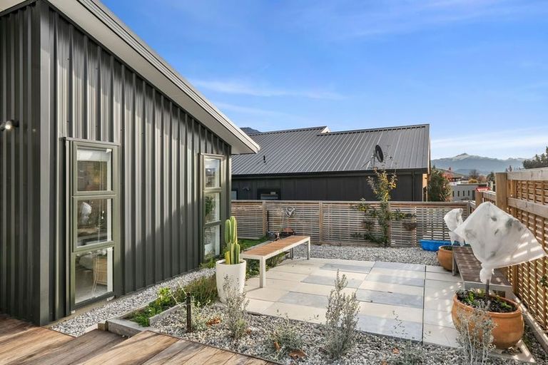 Photo of property in 17 Tuke Lane, Wanaka, 9305