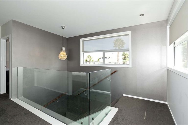 Photo of property in 7b Olwyn Place, Greenhithe, Auckland, 0632