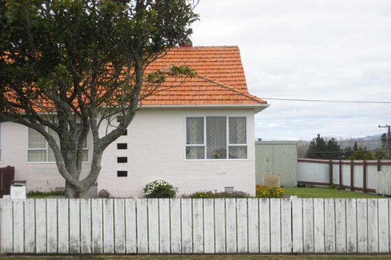 Photo of property in 62 Wrantage Street, Westown, New Plymouth, 4310