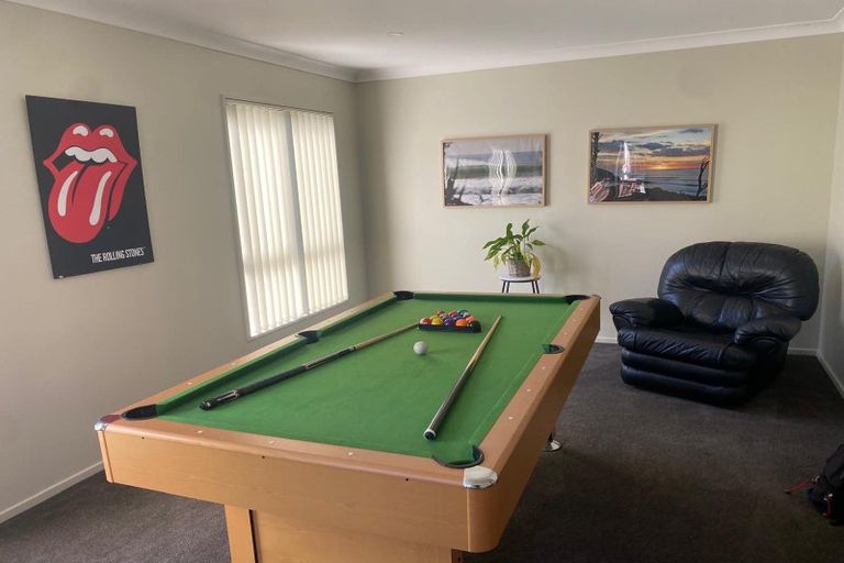 Photo of property in 2 Breton Close, Northwood, Christchurch, 8051