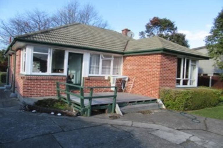 Photo of property in 37 Flay Crescent, Burnside, Christchurch, 8053