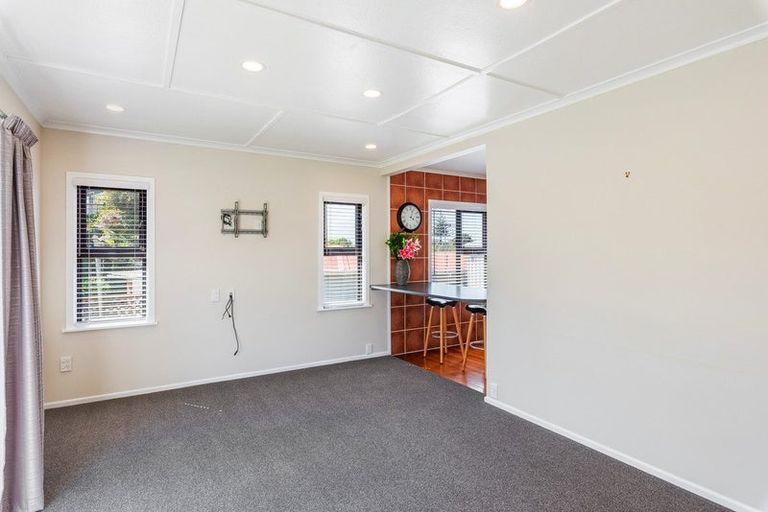 Photo of property in 33 Martin Road, Paraparaumu Beach, Paraparaumu, 5032