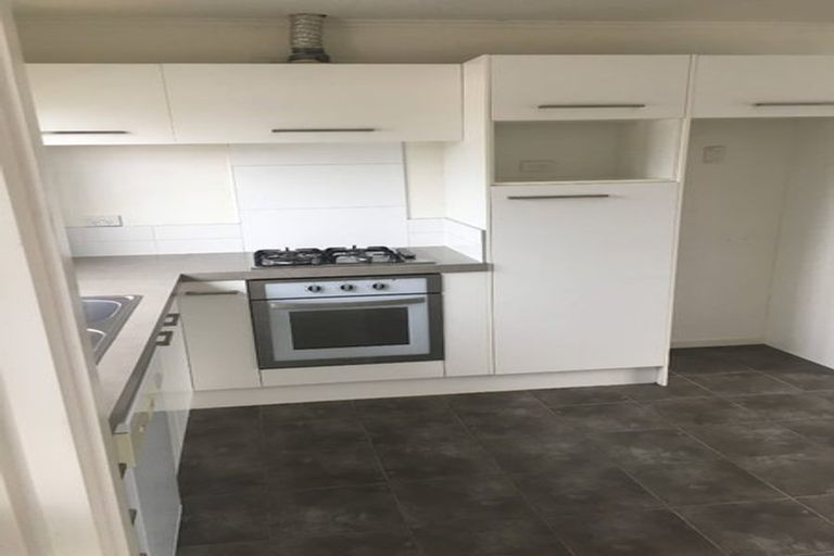 Photo of property in 94 Royal Road, Massey, Auckland, 0614