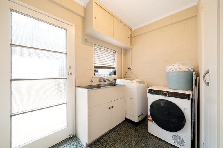 Photo of property in 229 Golf Road, Titirangi, Auckland, 0604