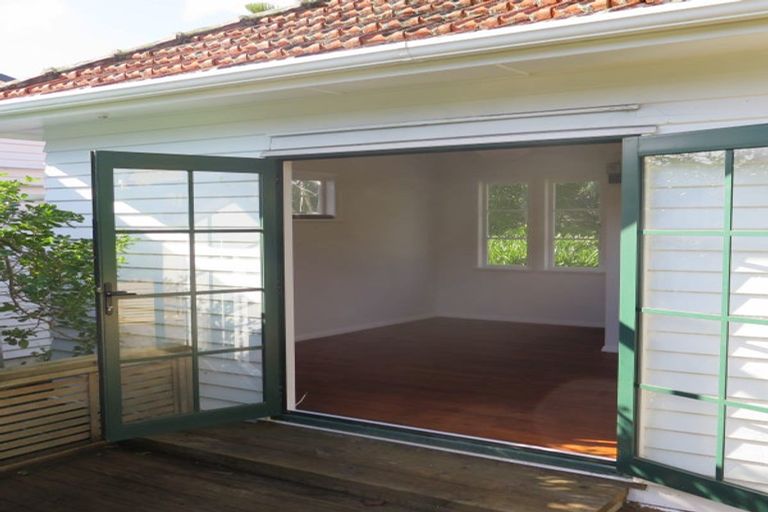 Photo of property in 106 Valley Road, Paraparaumu, 5032