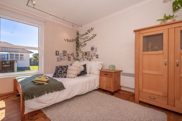 Photo of property in 30 The Esplanade, Westport, 7825