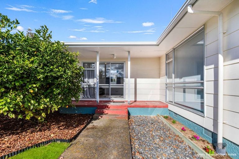 Photo of property in 32 Cascade Crescent, Westbrook, Palmerston North, 4412