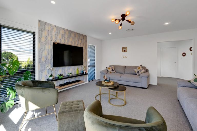 Photo of property in 17 Longstaff Drive, Bell Block, New Plymouth, 4312