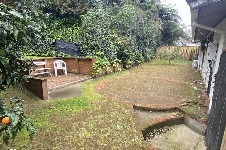 Photo of property in 23 Ambury Place, Merrilands, New Plymouth, 4312