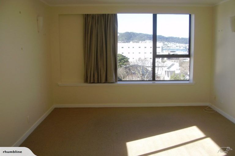Photo of property in Hobson Court Flats, 55/70 Hobson Street, Thorndon, Wellington, 6011