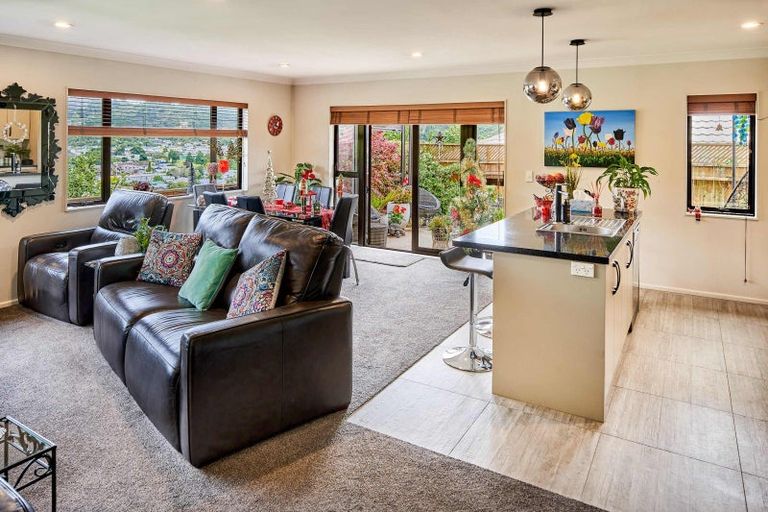 Photo of property in 38 Speldhurst Grove, Stokes Valley, Lower Hutt, 5019