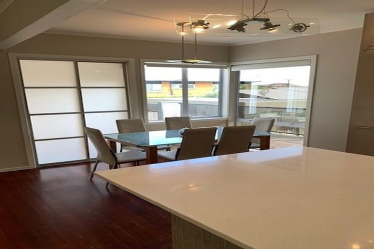 Photo of property in 386 Lake Road, Takapuna, Auckland, 0622