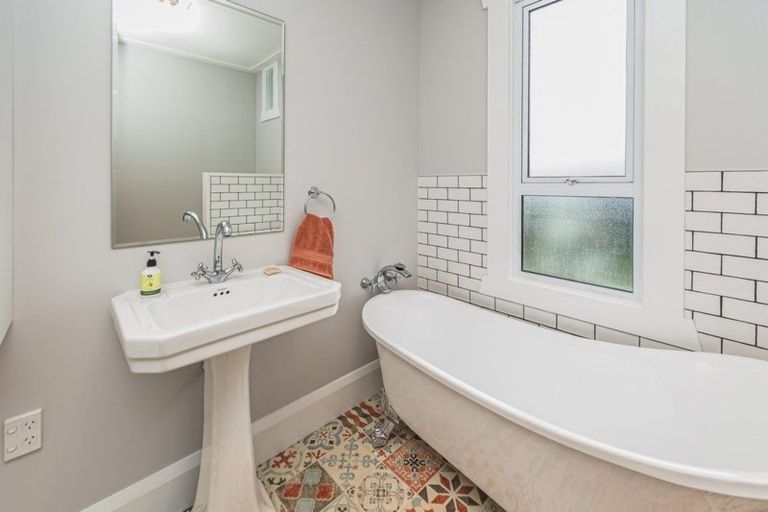 Photo of property in 4 Muir Street, Gonville, Whanganui, 4501