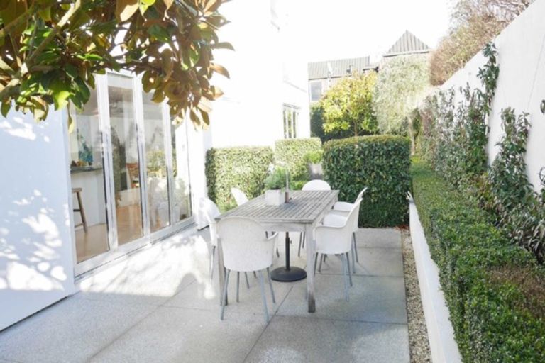 Photo of property in 18d Holmwood Road, Merivale, Christchurch, 8014