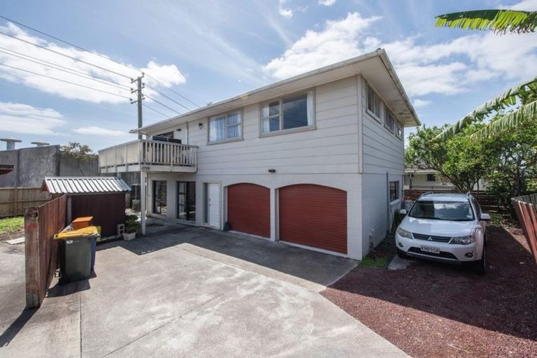 Photo of property in 40 Harmel Road, Glendene, Auckland, 0602