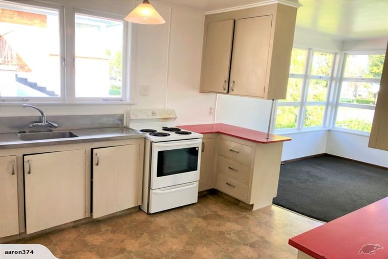 Photo of property in 30 Helena Road, Hillcrest, Hamilton, 3216