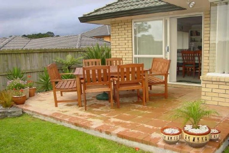 Photo of property in 124 Charles Prevost Drive, The Gardens, Auckland, 2105