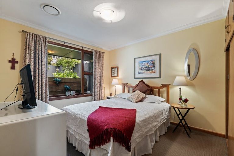 Photo of property in 1/15 Karitane Drive, Cashmere, Christchurch, 8022