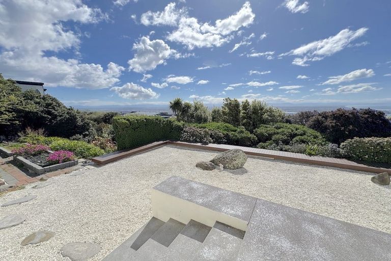 Photo of property in 2 Clearview Lane, Mount Pleasant, Christchurch, 8081