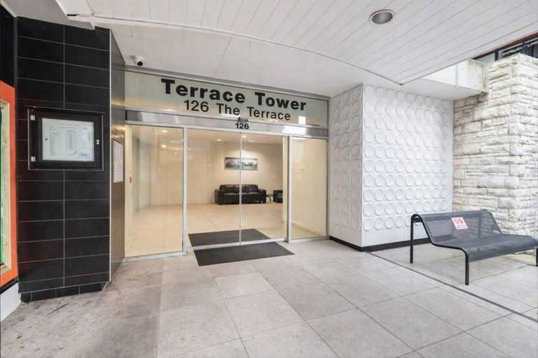 Photo of property in Terrace Tower Apartments, 6d/126 The Terrace, Wellington Central, Wellington, 6011
