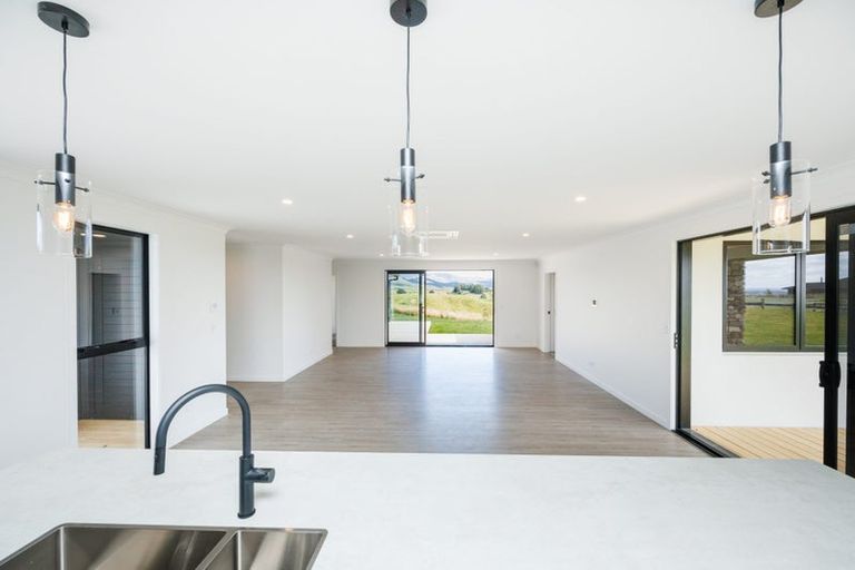 Photo of property in 132 Kingsdale Park Drive, Aokautere, Palmerston North, 4471
