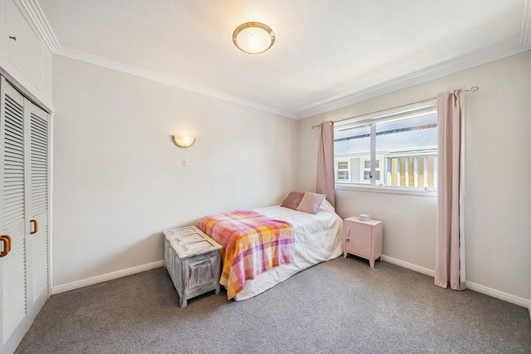 Photo of property in 5a Rosebank Avenue, Avalon, Lower Hutt, 5011