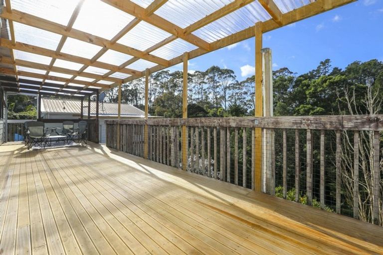 Photo of property in 8 Angeline Place, Massey, Auckland, 0614