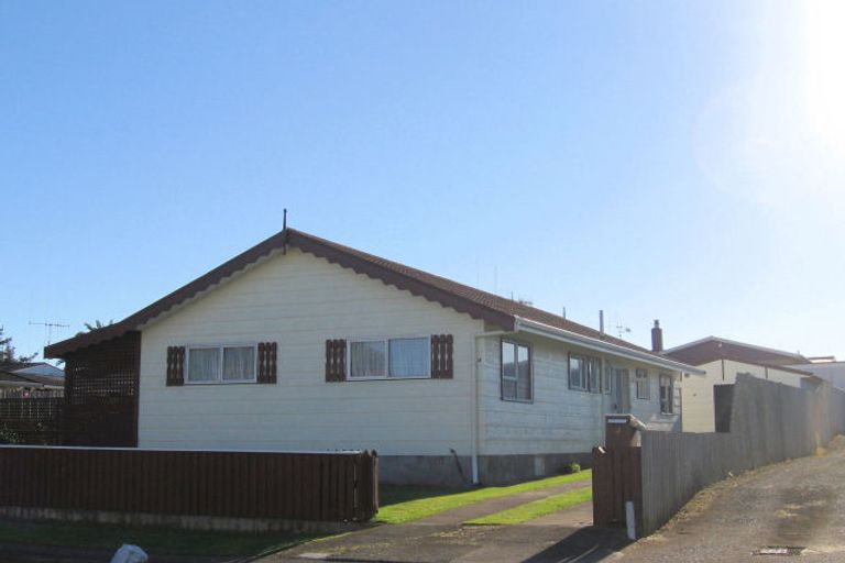 Photo of property in 4 O'rourke Place, Otaki Beach, Otaki, 5512