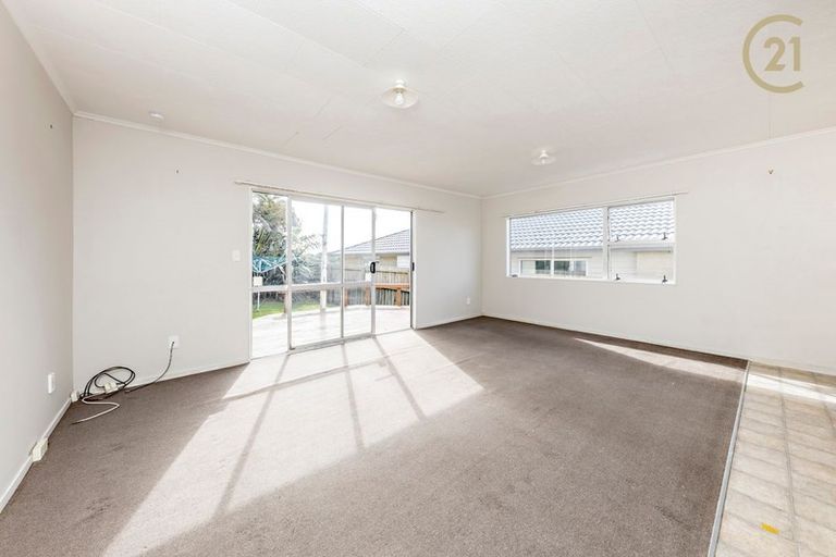 Photo of property in 1/2 Costar Place, Wiri, Auckland, 2104