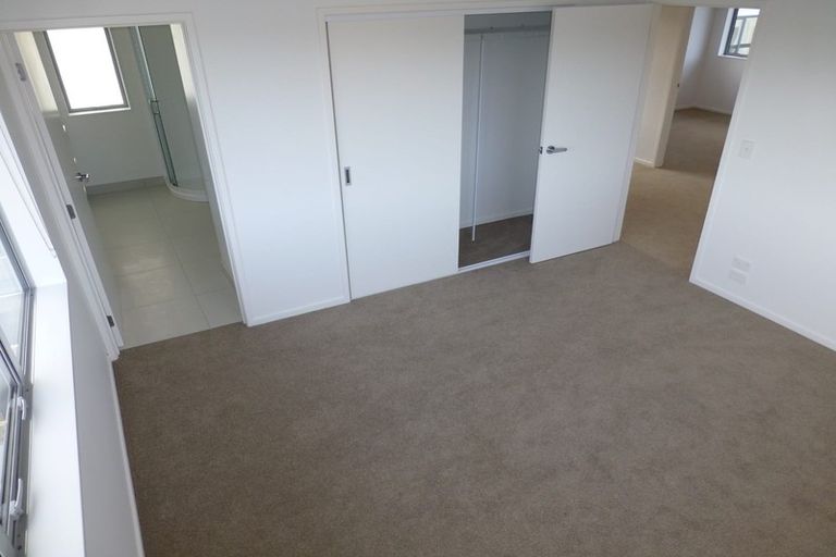 Photo of property in 25 Maylee Crescent, Gulf Harbour, Whangaparaoa, 0930