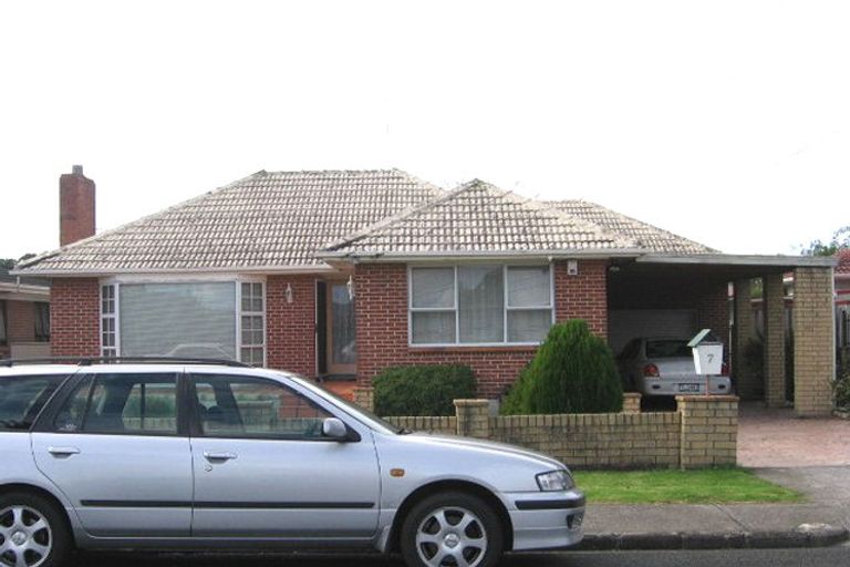 Photo of property in 7 Mccullough Avenue, Papatoetoe, Auckland, 2025