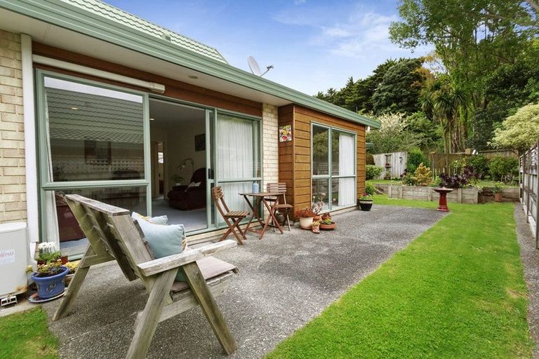Photo of property in Redwood Village, 67/42 Main Road, Tawa, Wellington, 5028