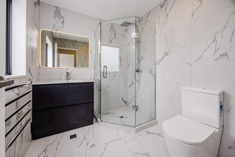 Photo of property in 13a John Walker Drive, Manurewa, Auckland, 2102