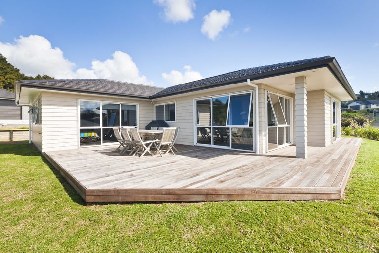 Photo of property in 1 Pinehurst Close, Te Kamo, Whangarei, 0112