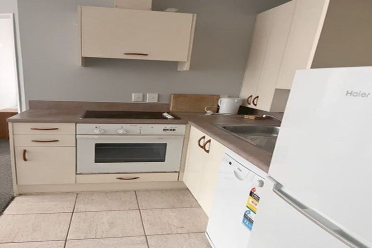 Photo of property in Terrace Tower Apartments, 9b/126 The Terrace, Wellington Central, Wellington, 6011