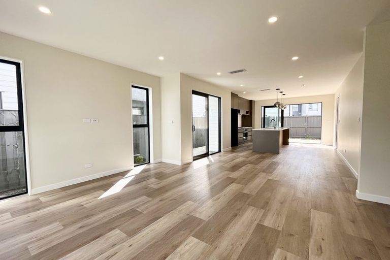 Photo of property in 6 Babos Avenue, Kumeu, 0810