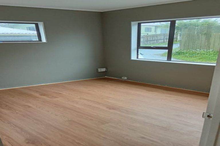 Photo of property in 12a Sabulite Road, Kelston, Auckland, 0602