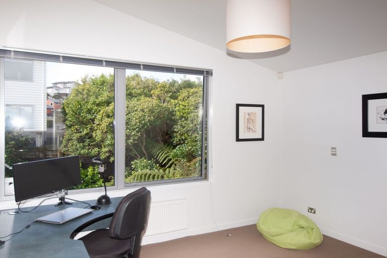 Photo of property in 24e Mandalay Terrace, Khandallah, Wellington, 6035