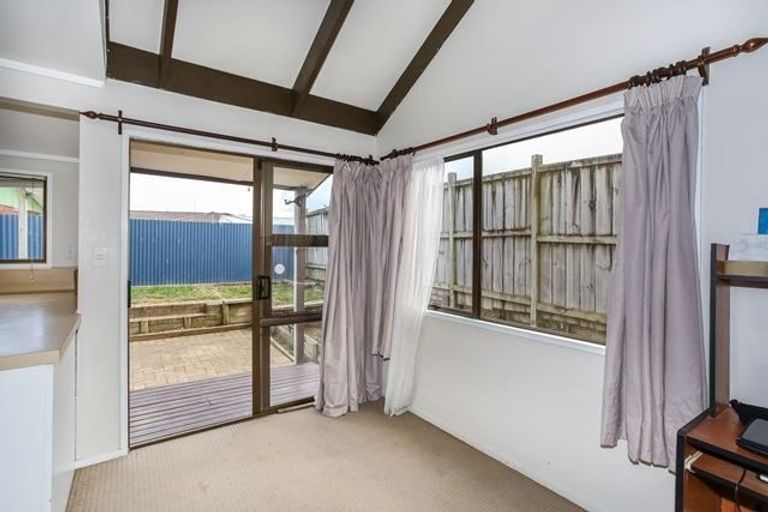 Photo of property in 2/23 Gaylands Place, Opaheke, Papakura, 2113