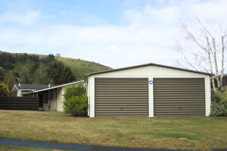 Photo of property in 13 Kenrigg Road East, Kinloch, Taupo, 3377